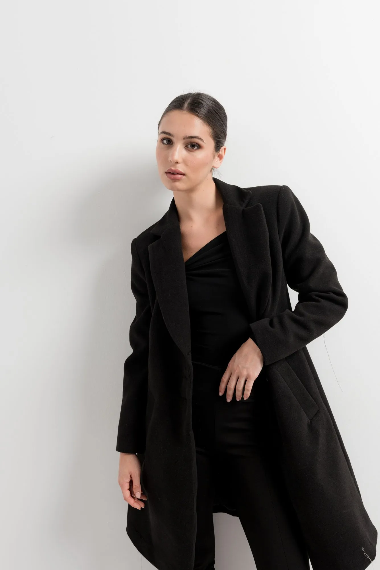 Abrigo largo cuello con solapa para mujer color negro cruzado
