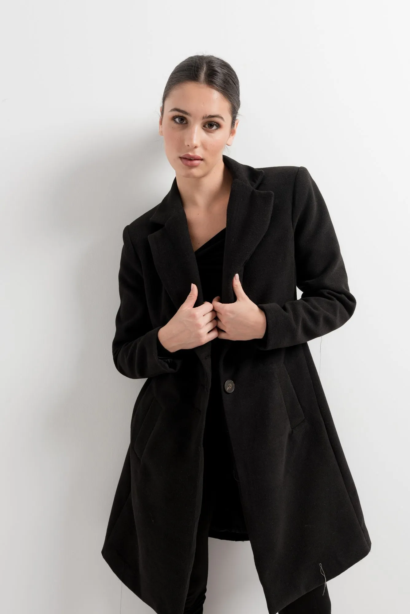 Abrigo largo cuello con solapa para mujer color negro cruzado
