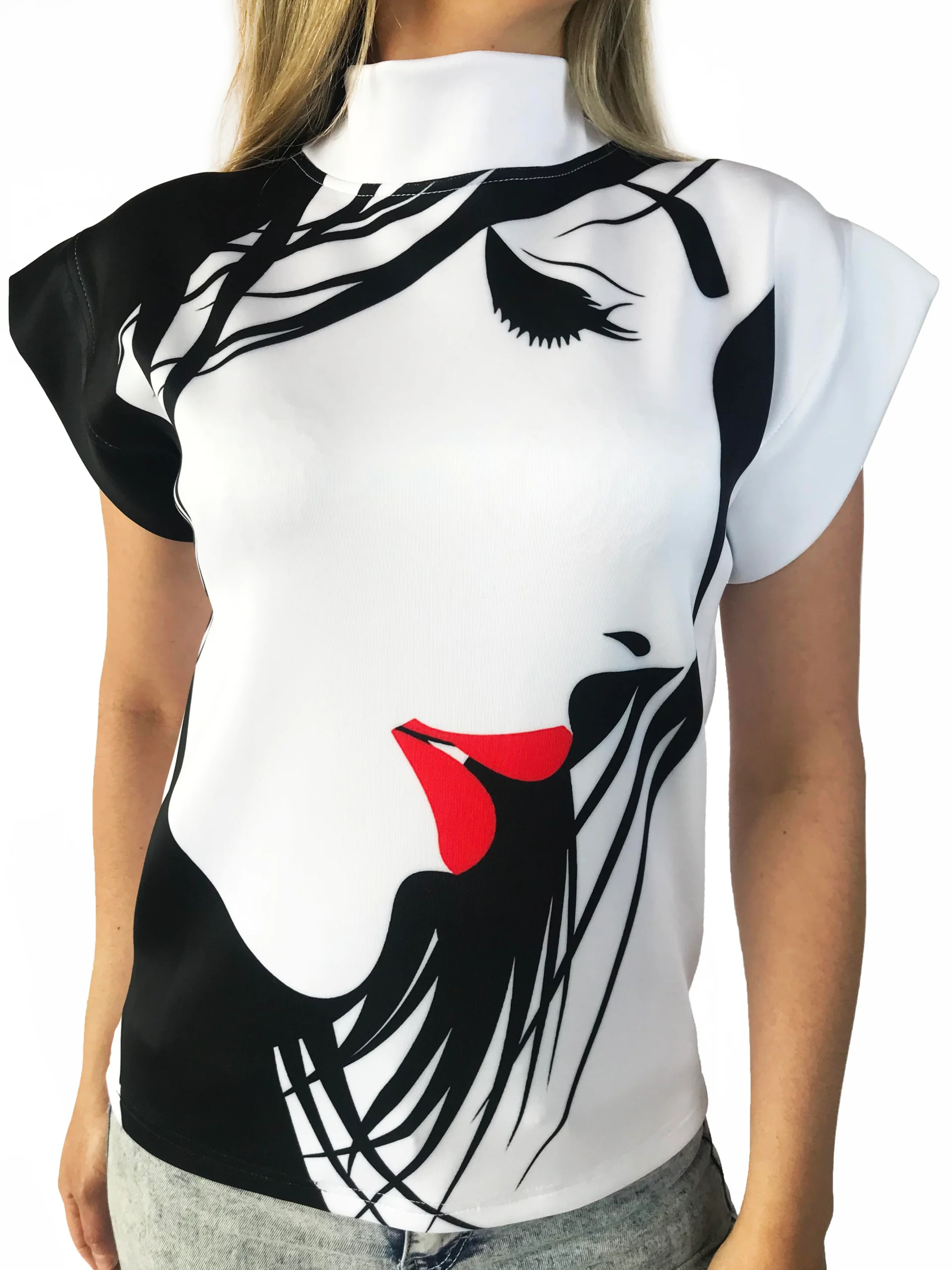 Blusa casual estampada de rostro.