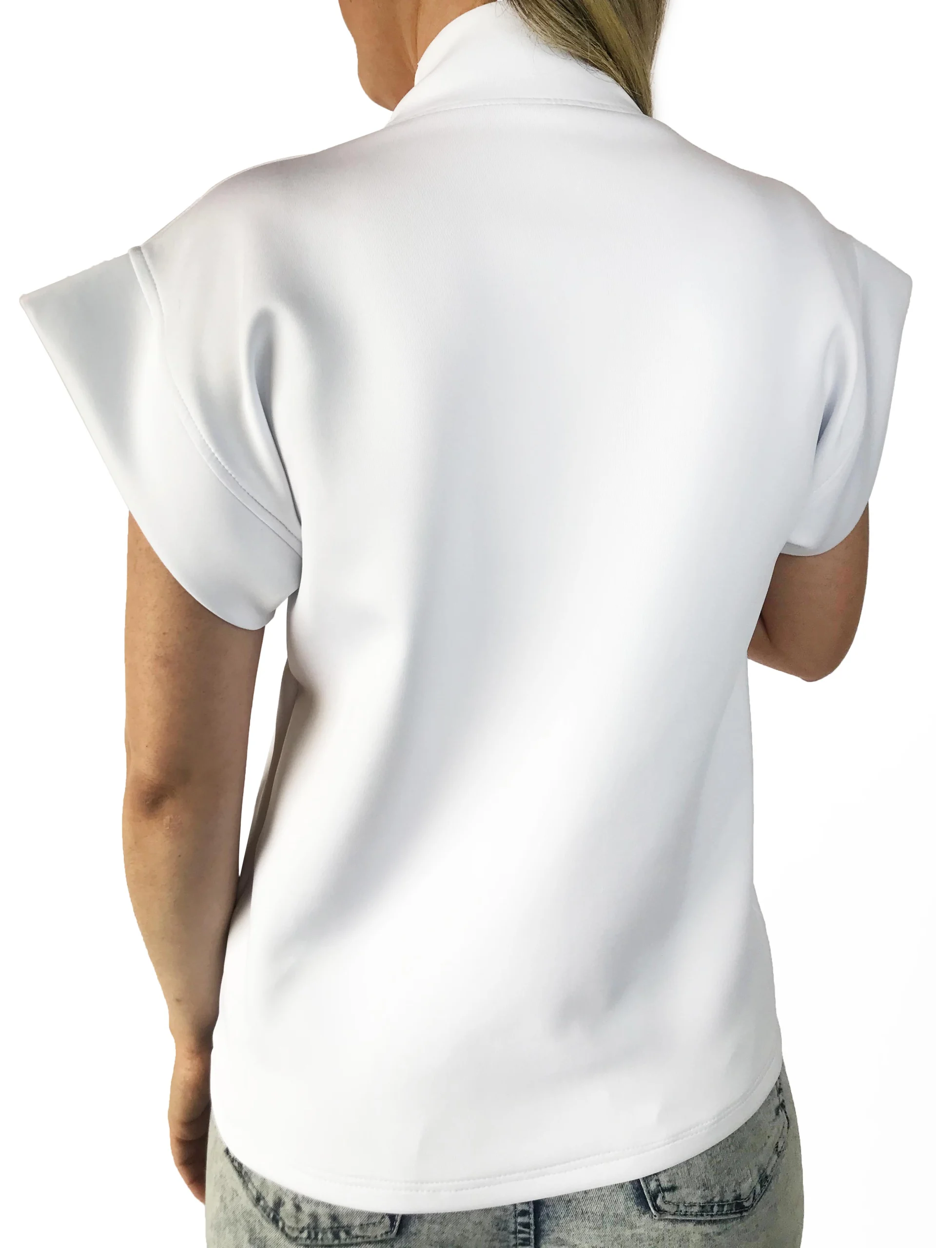 Blusa informal con estampado de Caras.