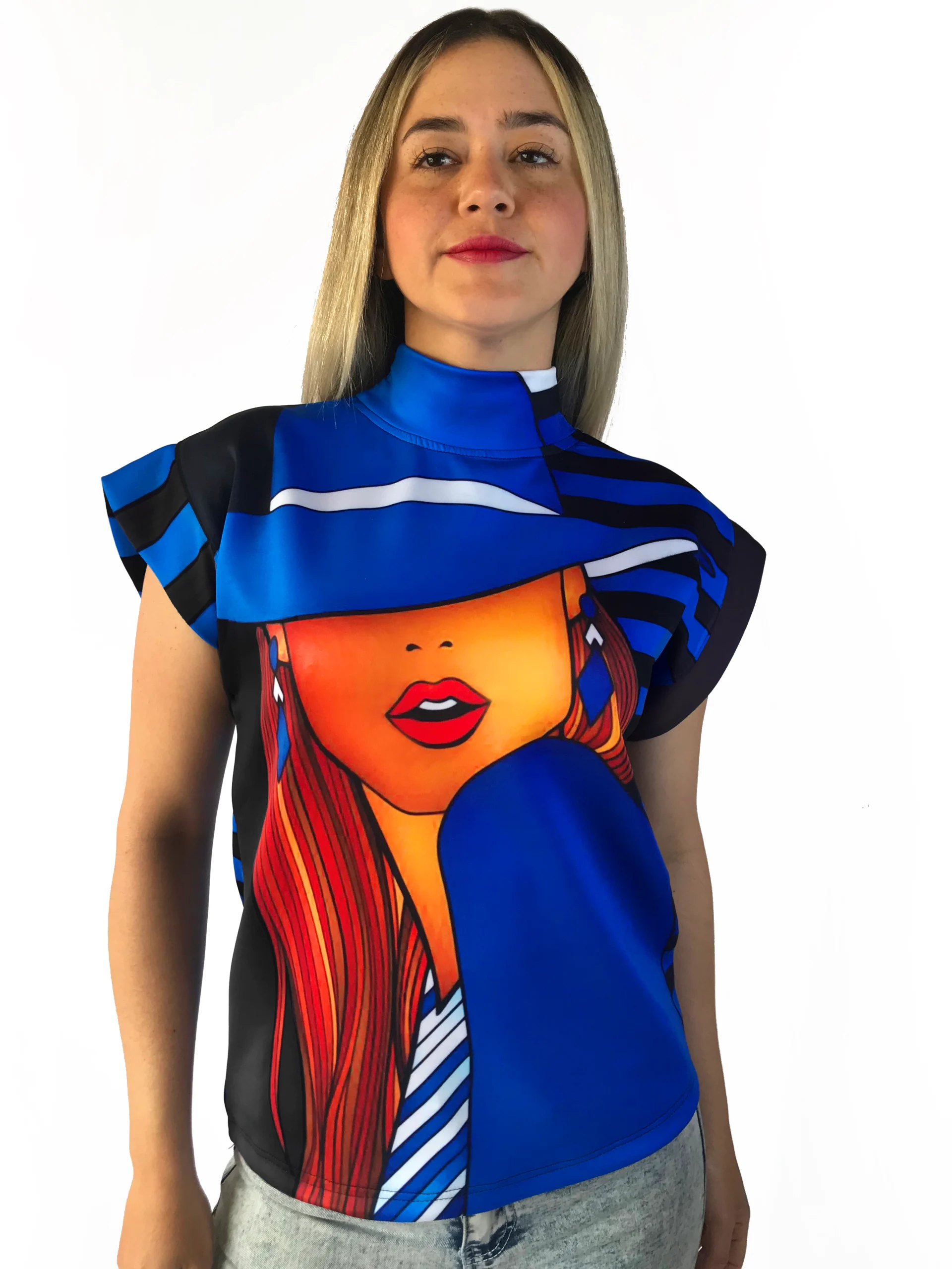 Blusa informal con estampado de mujer.
