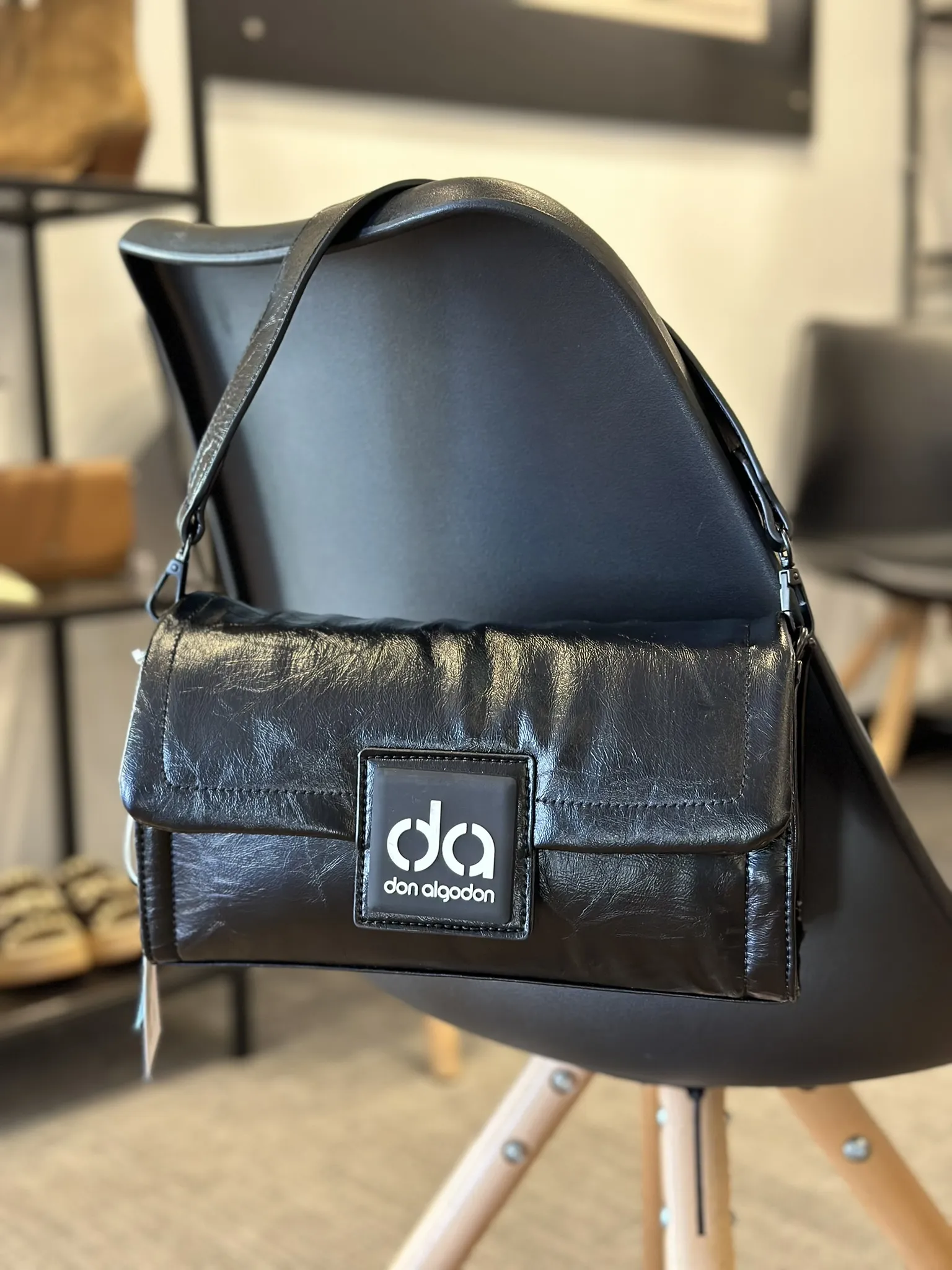 Bolso Bandolera Solapa Acolchado Don Algodón Negro