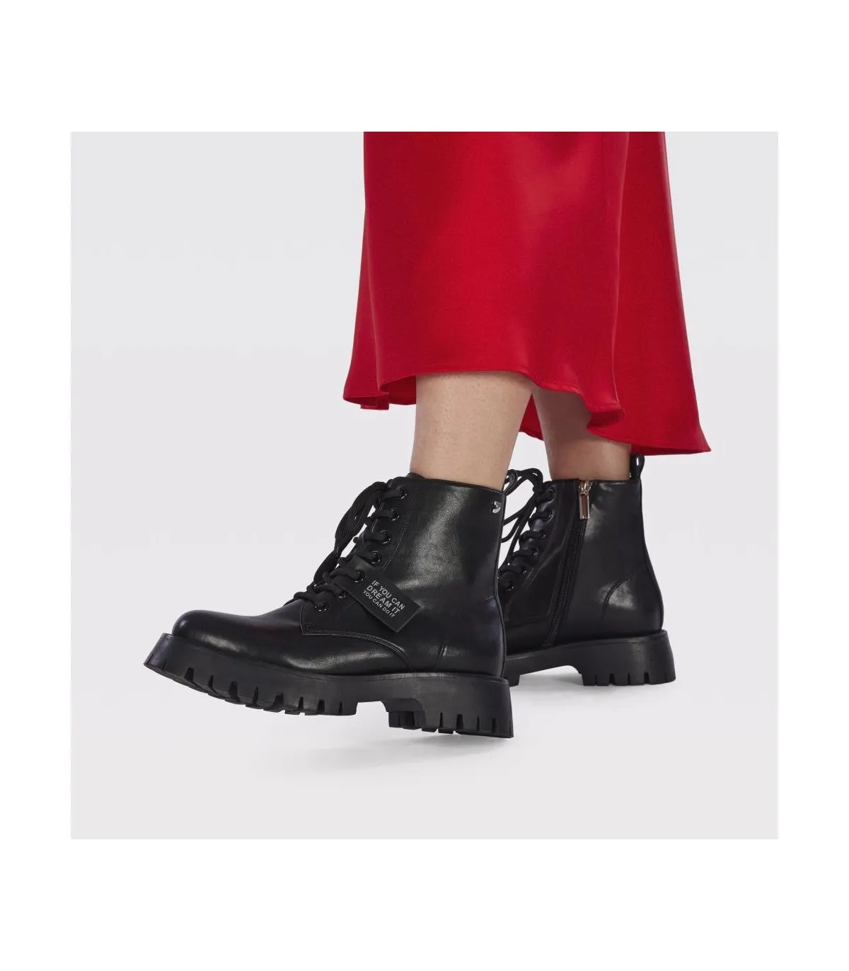 Bota de cordones en piel negra de mujer