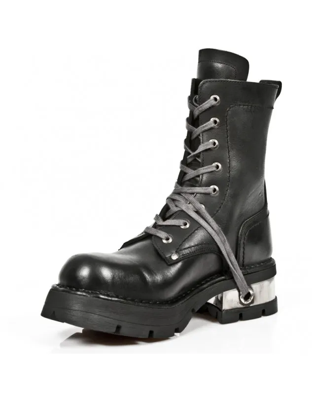 BOTAS DE CUERO NEGRO PARA HOMBRE CON UNA CRUZ CON CALAVERA