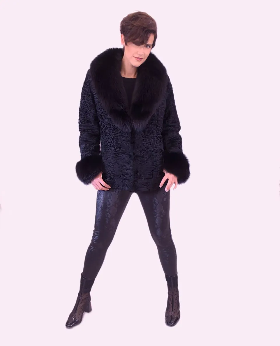 Chaqueta de pelo de mujer de astrakán en color negro