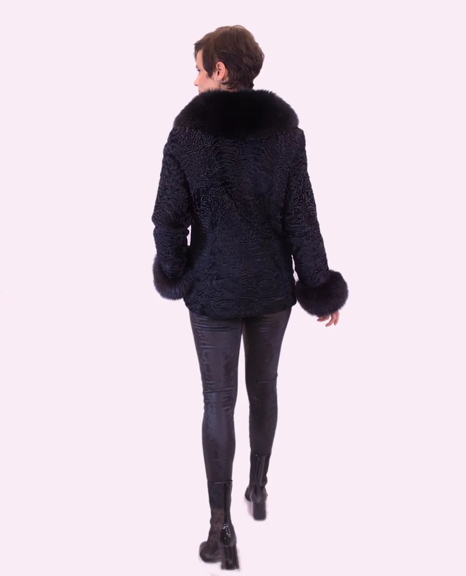 Chaqueta de pelo de mujer de astrakán en color negro