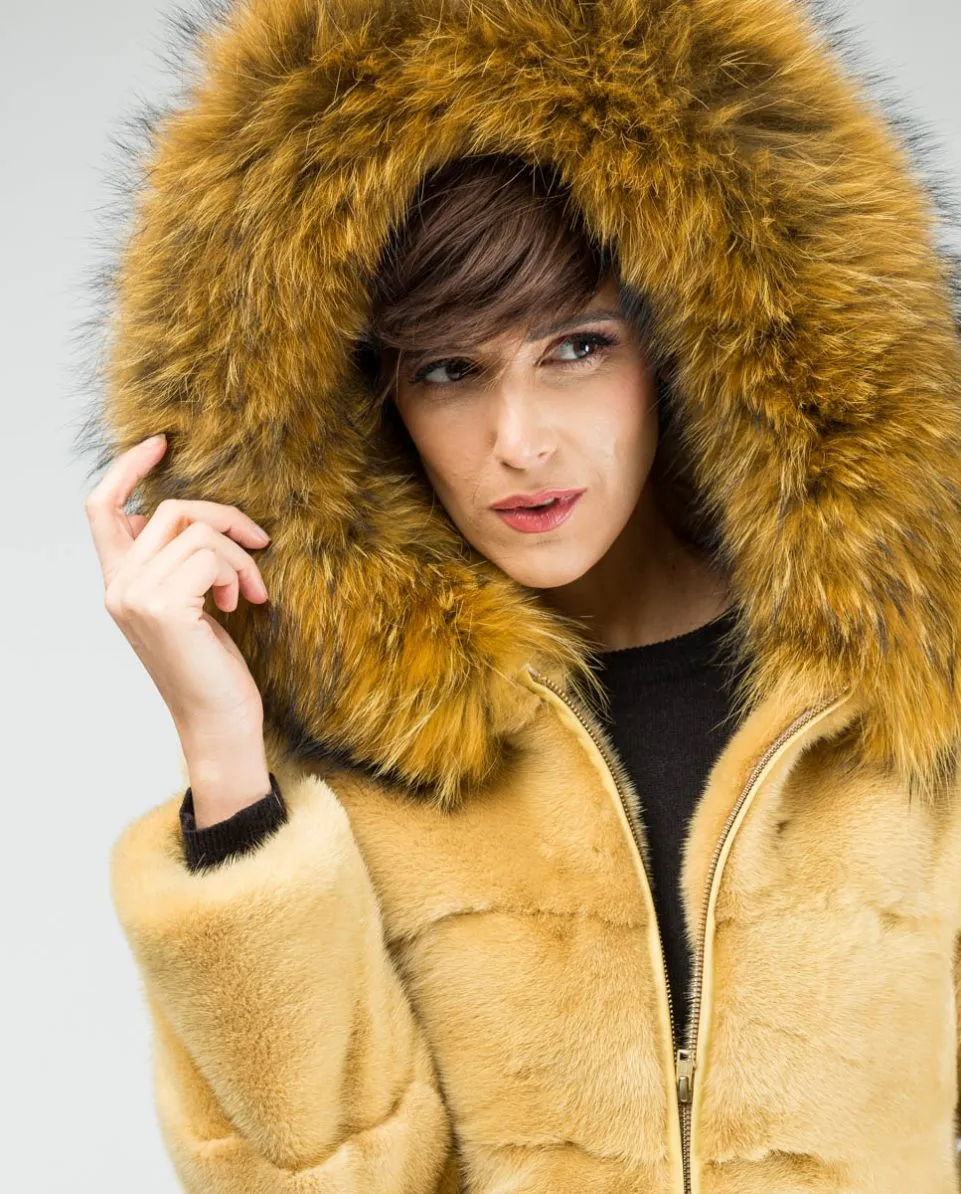 Chaqueta de pelo de mujer de visón con capucha