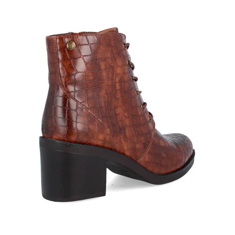 DAngela Kelyne DHO18088 Marrón. Botín cordones medio tacón mujer