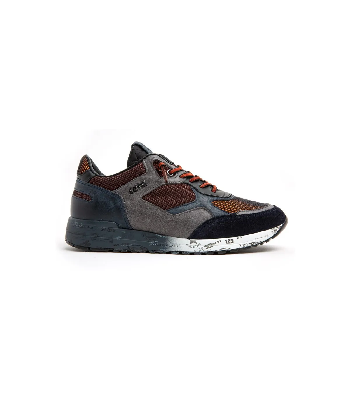 Deportivo combinado con cordones