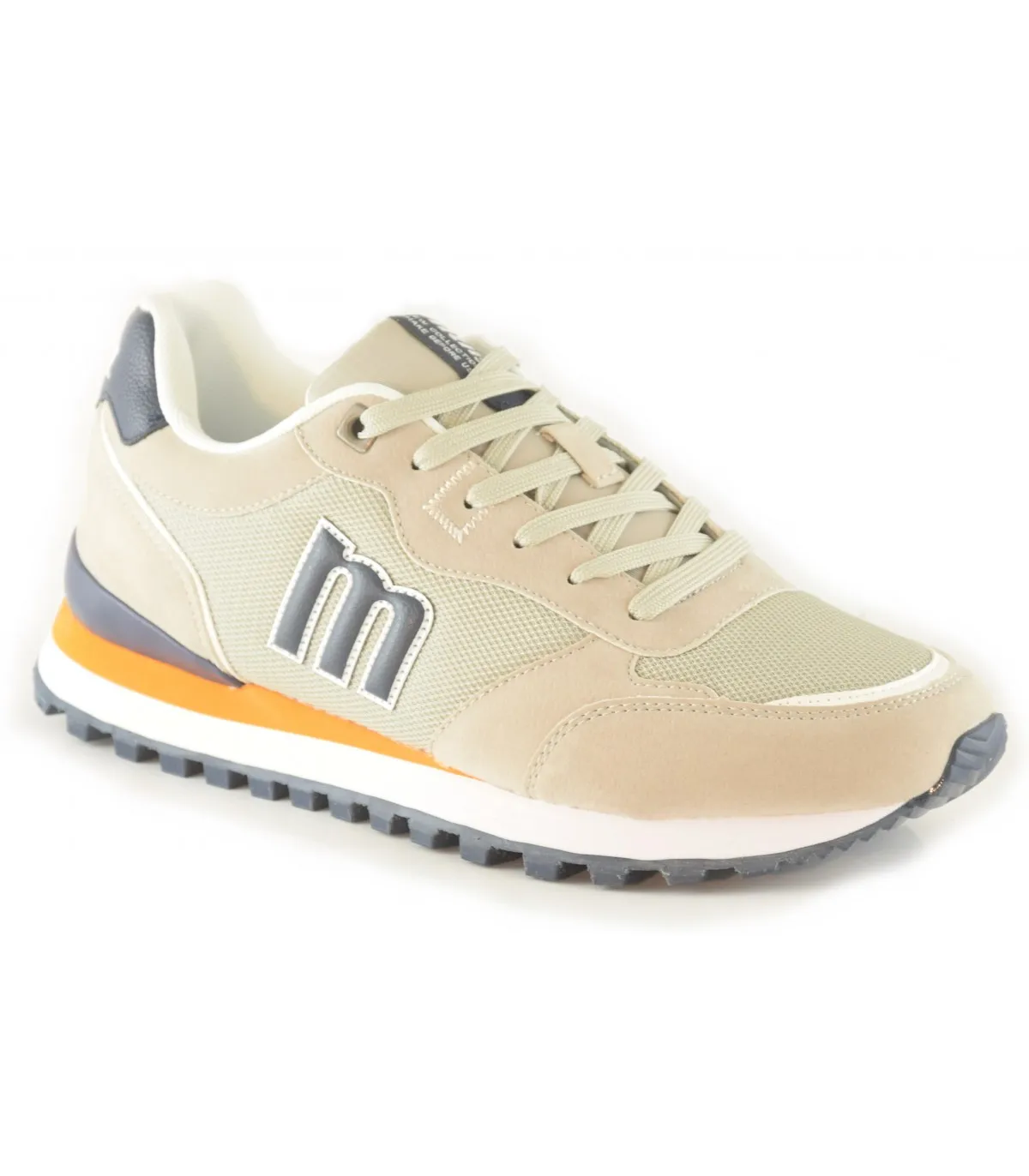 Deportivo de color gris