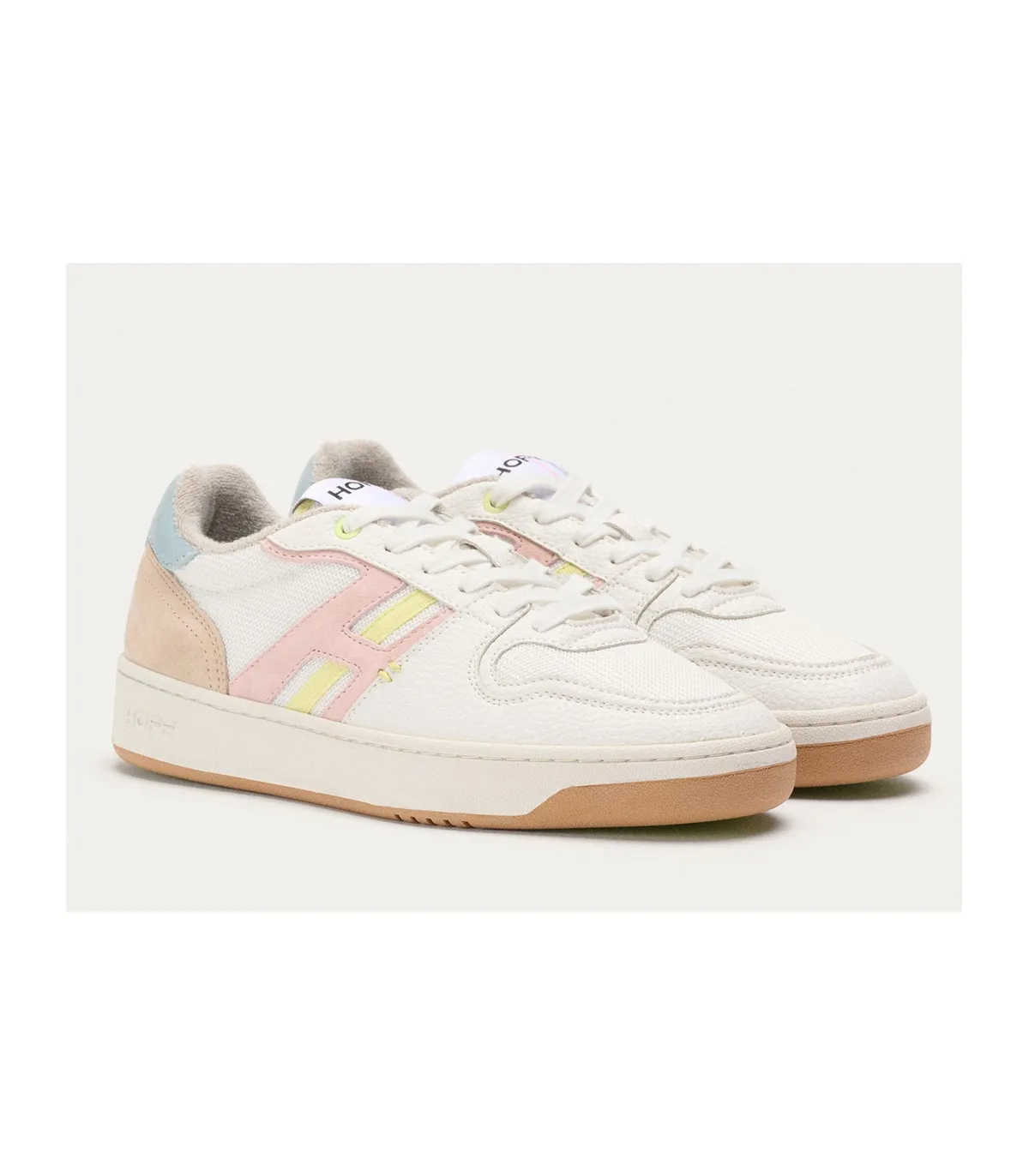 Deportivo de mujer en piel blanca