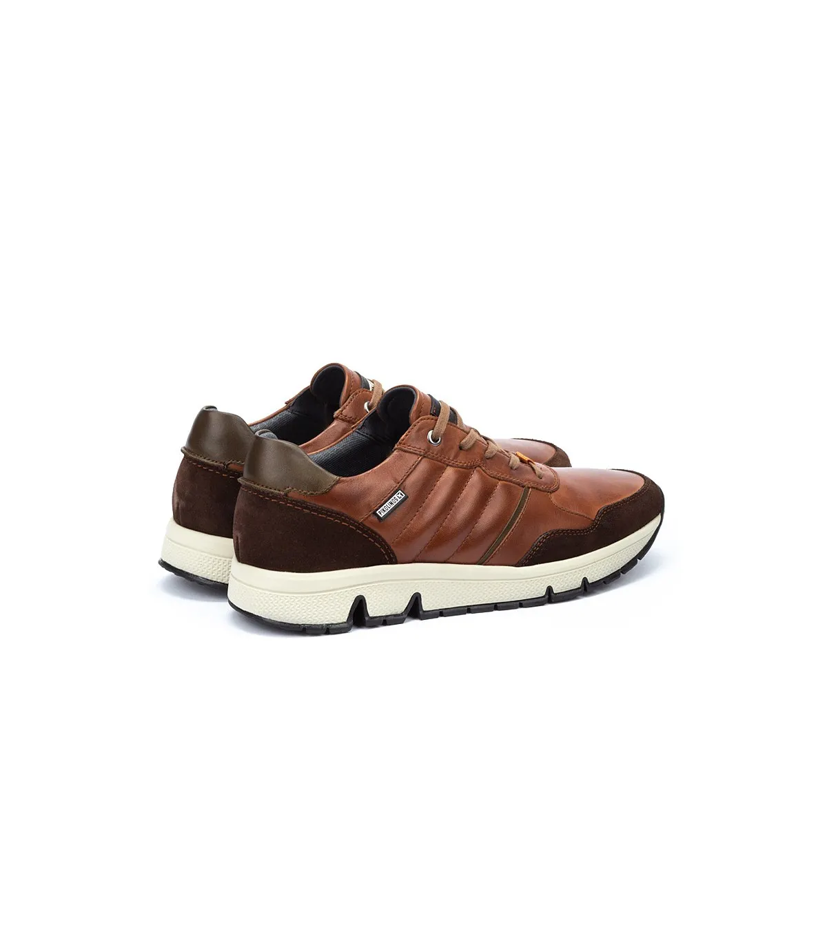Deportivo de piel en color cuero para hombre