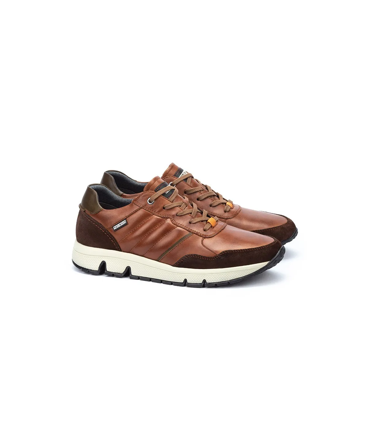 Deportivo de piel en color cuero para hombre
