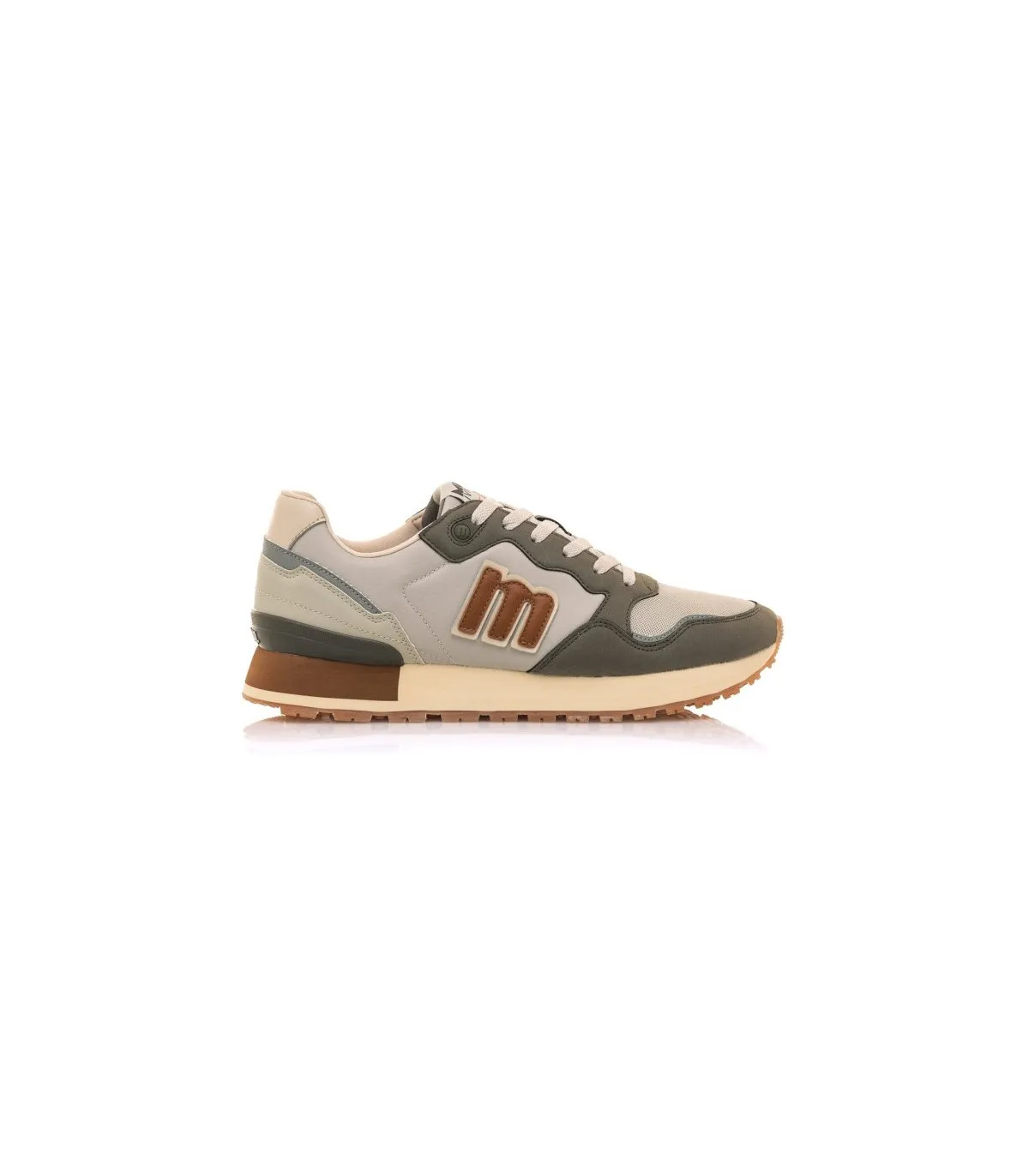 Deportivo hombre gris con cordones