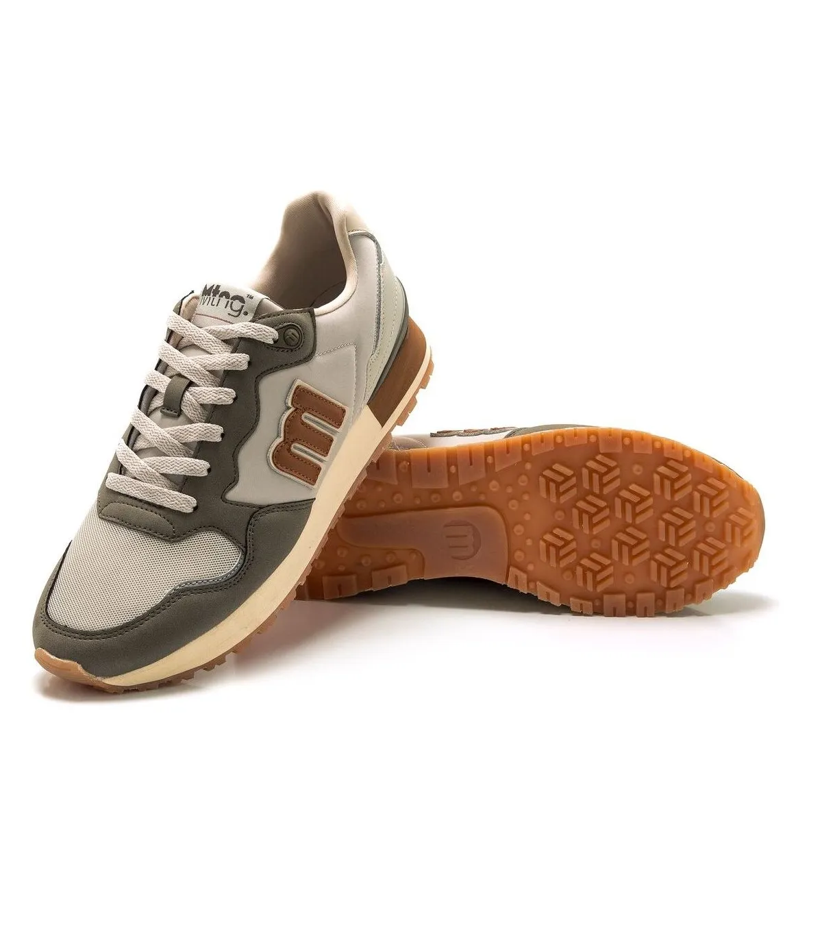 Deportivo hombre gris con cordones
