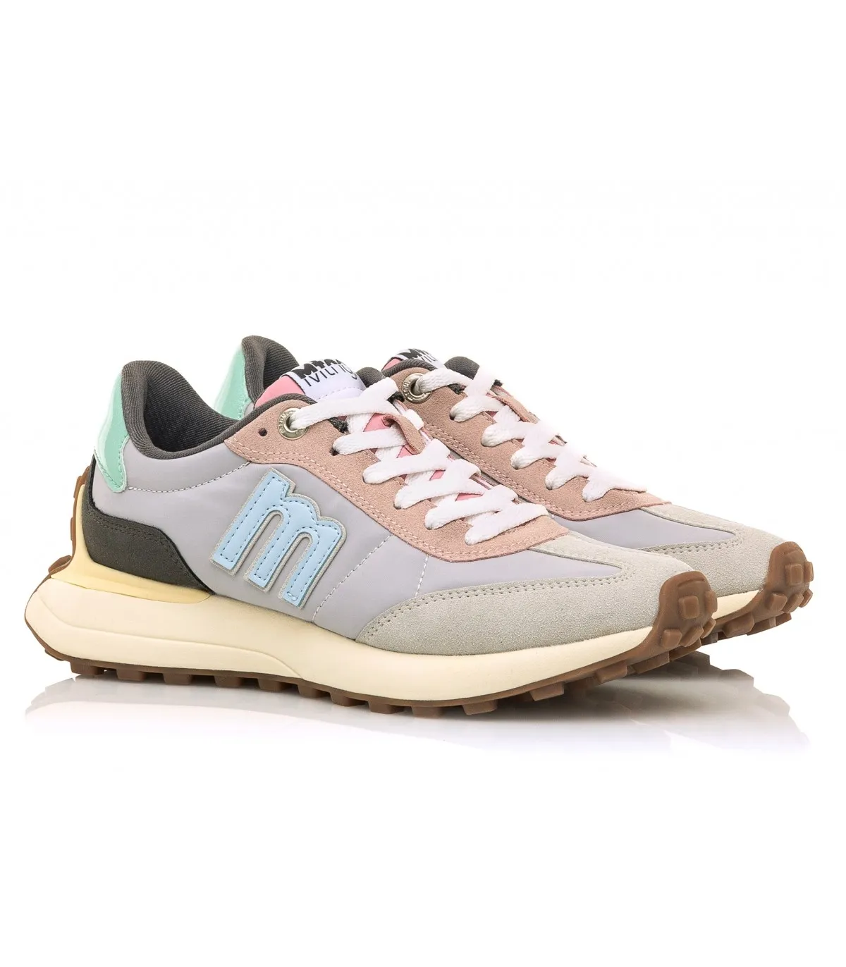 Deportivos color gris para mujer