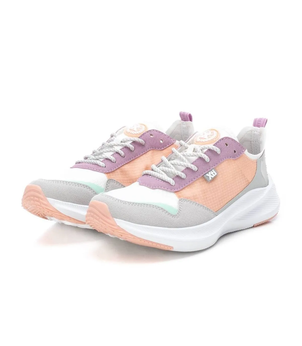 Deportivos con cordones en coral de mujer