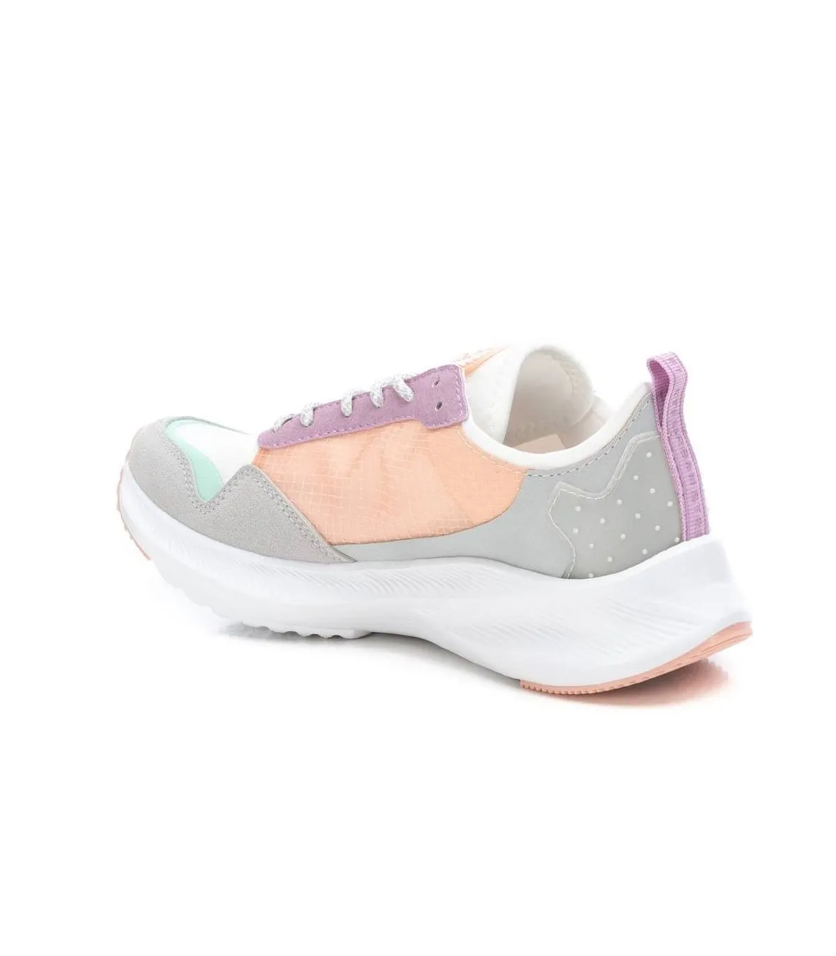Deportivos con cordones en coral de mujer