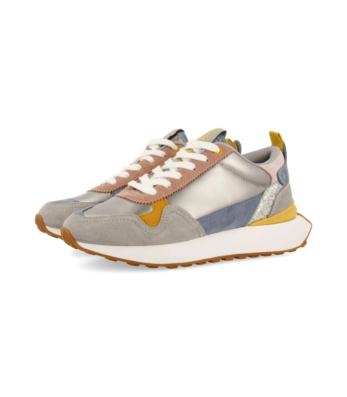 Deportivos de cordones en tonos pastel