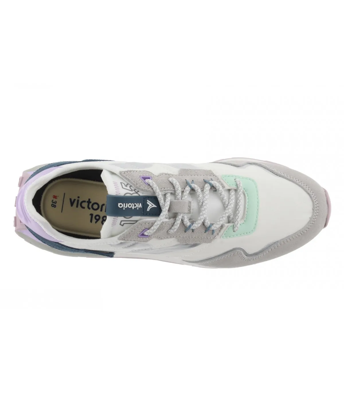 Deportivos de mujer con cordones en blanco