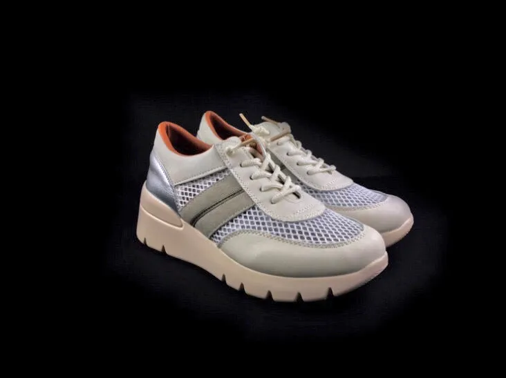Khloe Marin | Sneakers/tenis mujer cuña y cordones Hielo