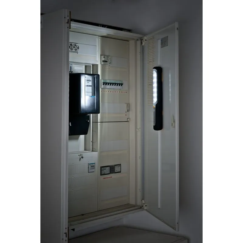 Linterna de trabajo LED con dinamo y batería recargable HL 300 AD (300 lm) Brennenstuhl