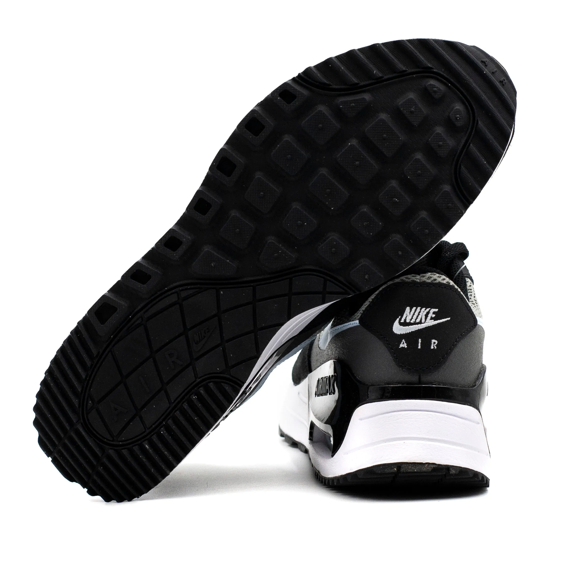 Nike Air Max SYSTM color gris negro