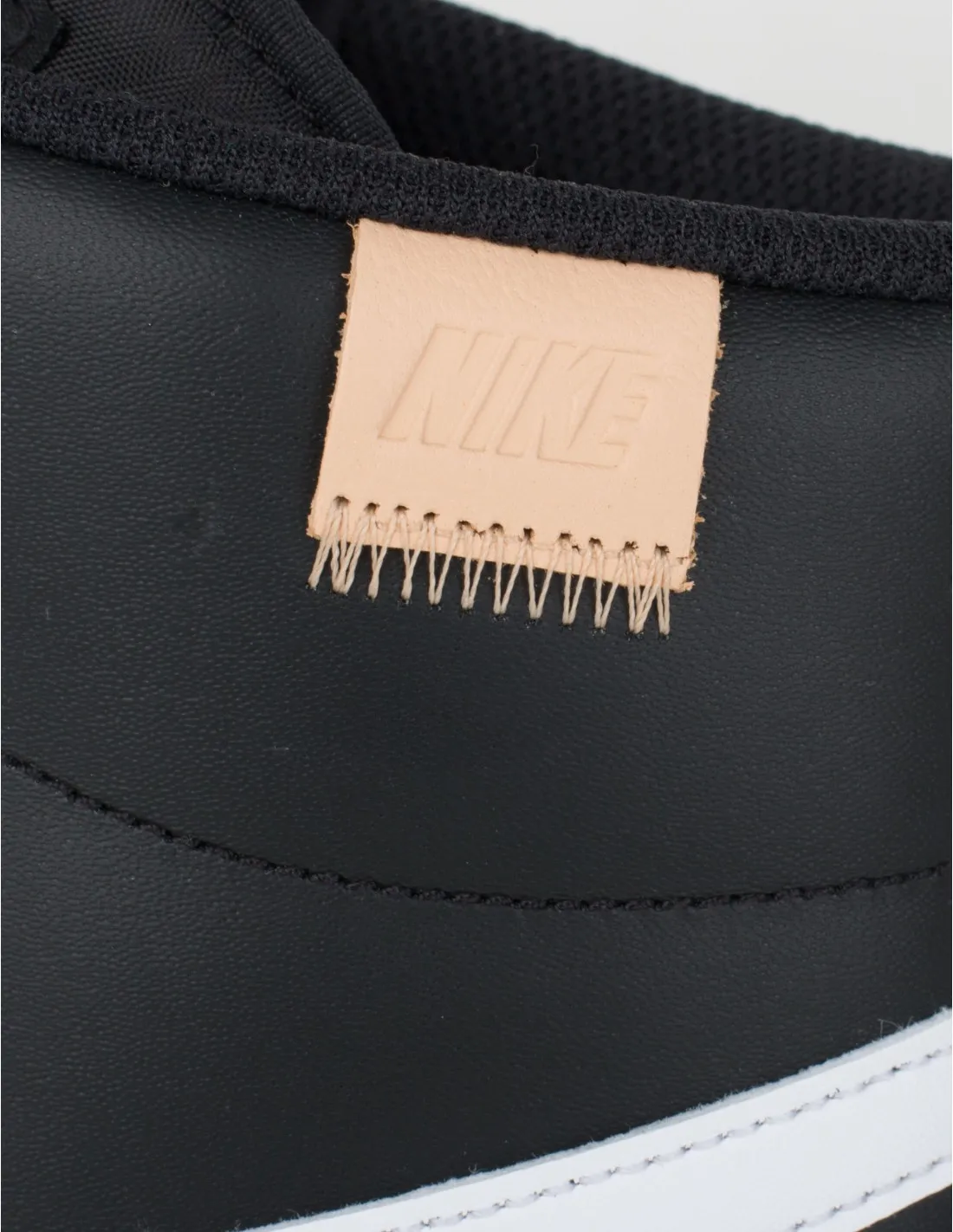 NIKE Court Royale 2 Mid Negras