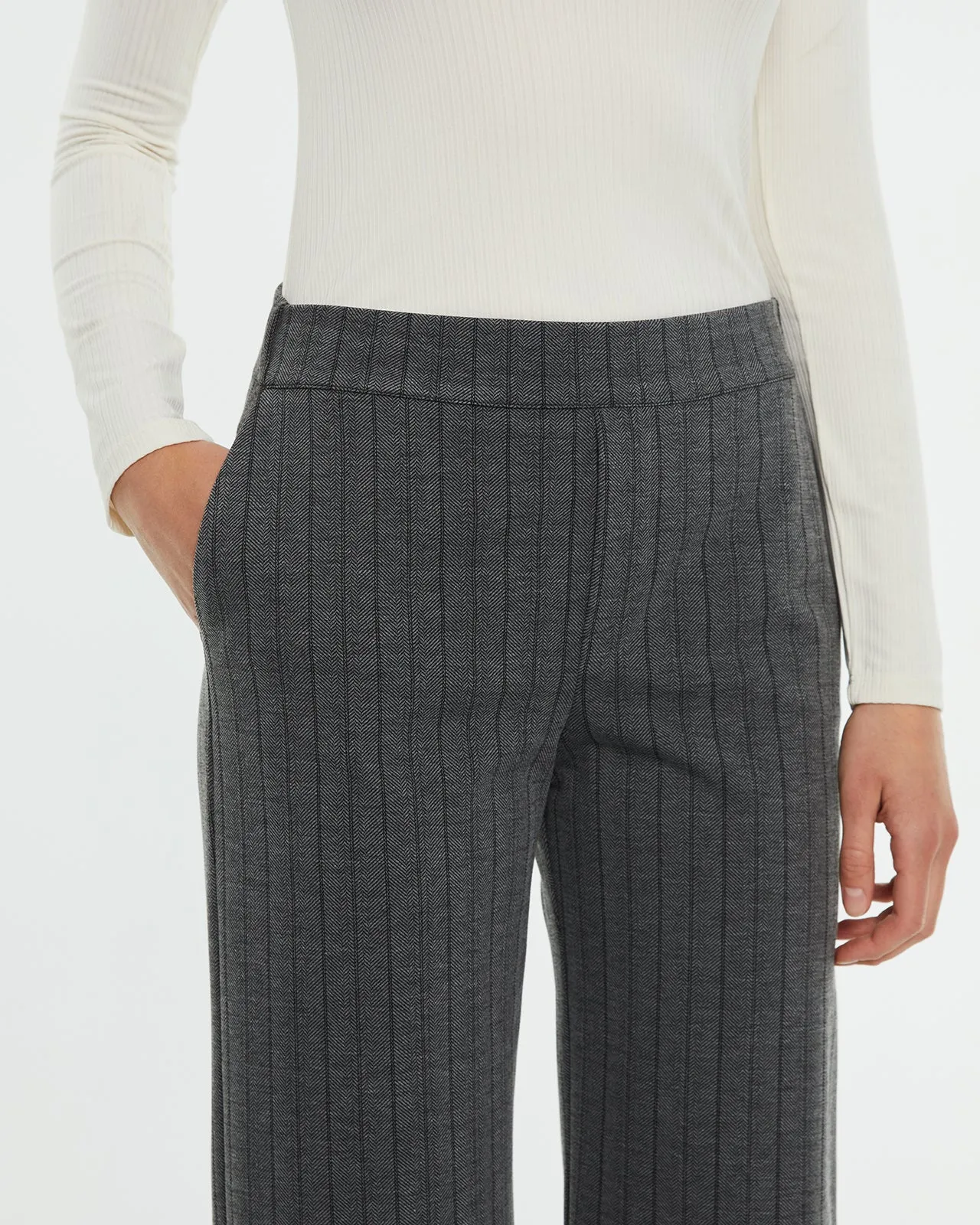 Pantalón recto tejido raya diplomática