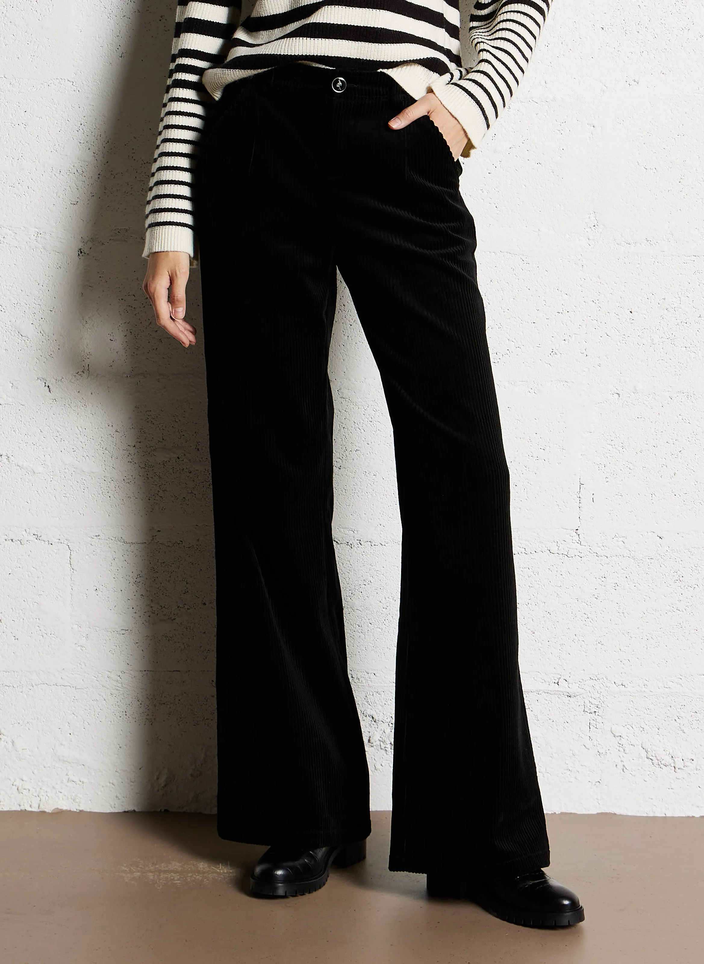 POETE  PANTALóN ANCHO DE PANA EN NEGRO