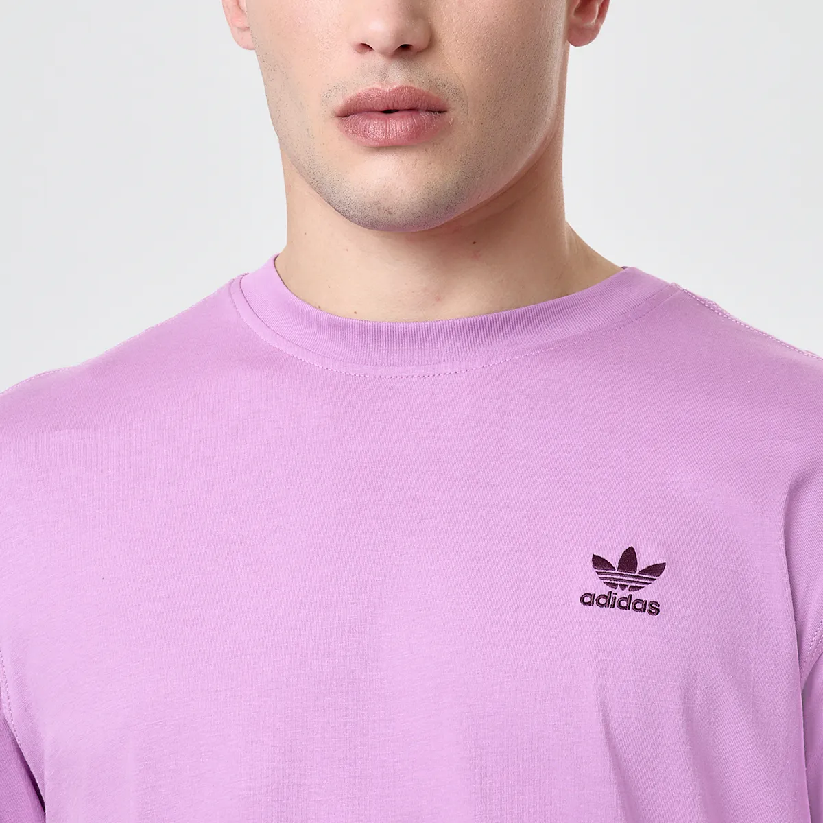 Remera adidas Essentials Hombre