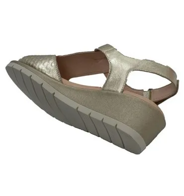 Sandalia mujer velcro con pala grabada Pepe Menargues en dorado
