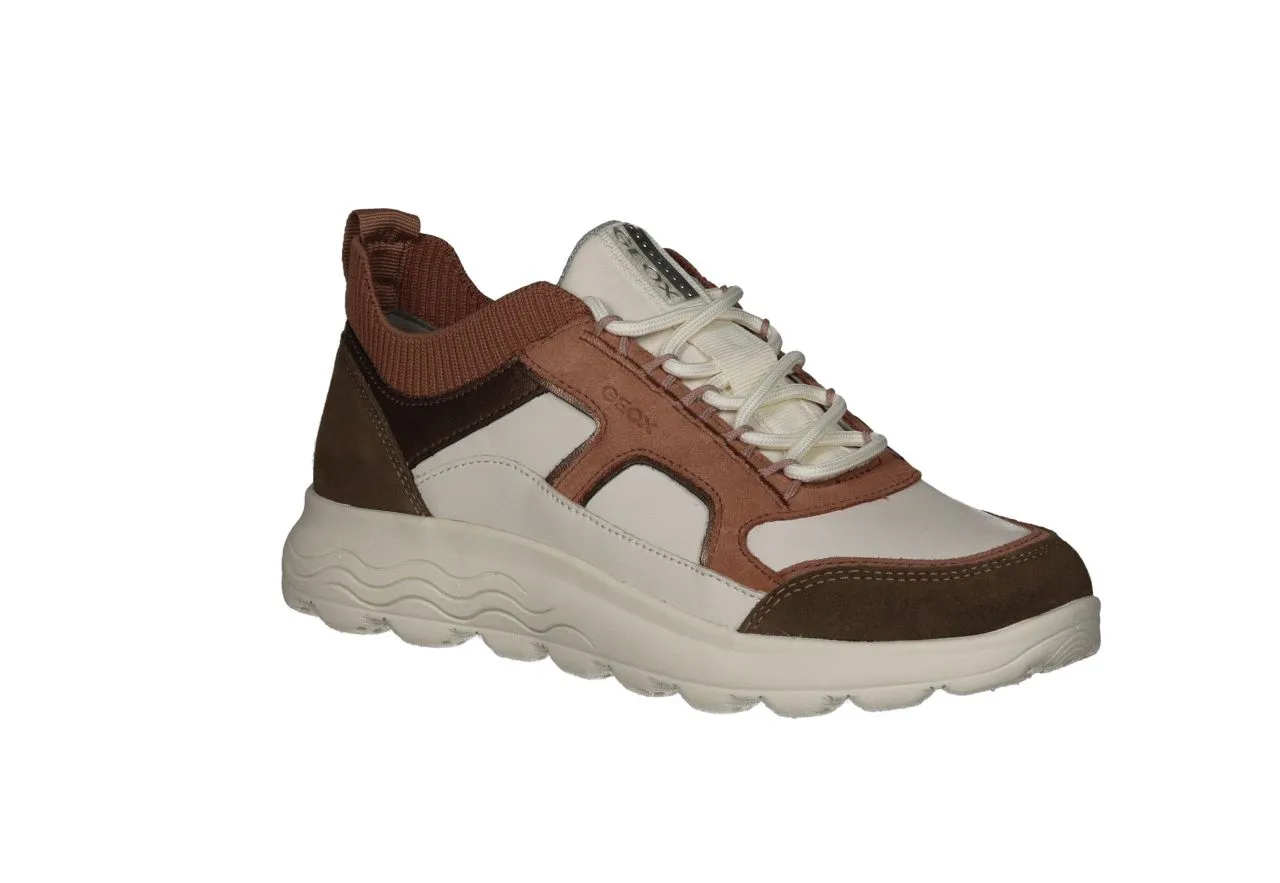 Sneaker Piel Blanco Punta y Talon Nobuck Taupe Cuello Rosa