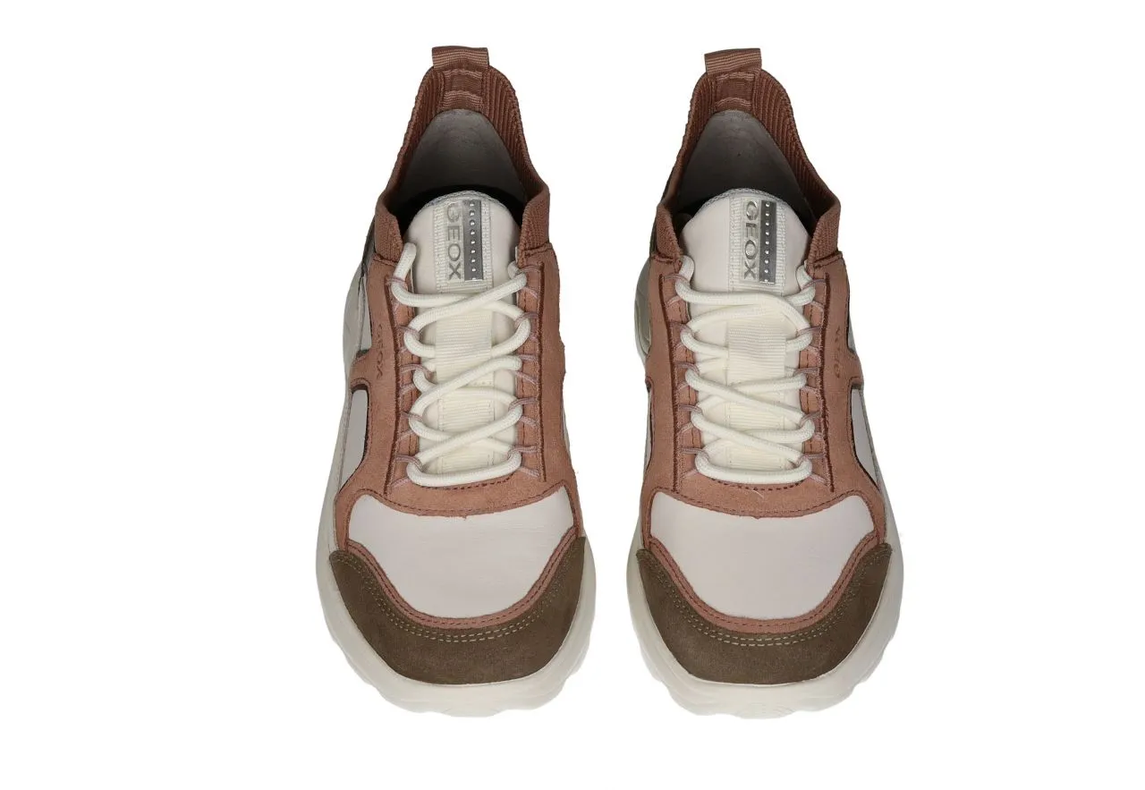 Sneaker Piel Blanco Punta y Talon Nobuck Taupe Cuello Rosa