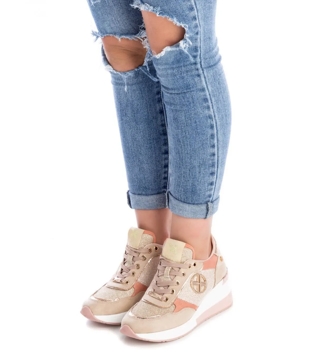 Sneakers en beige con cuña de mujer