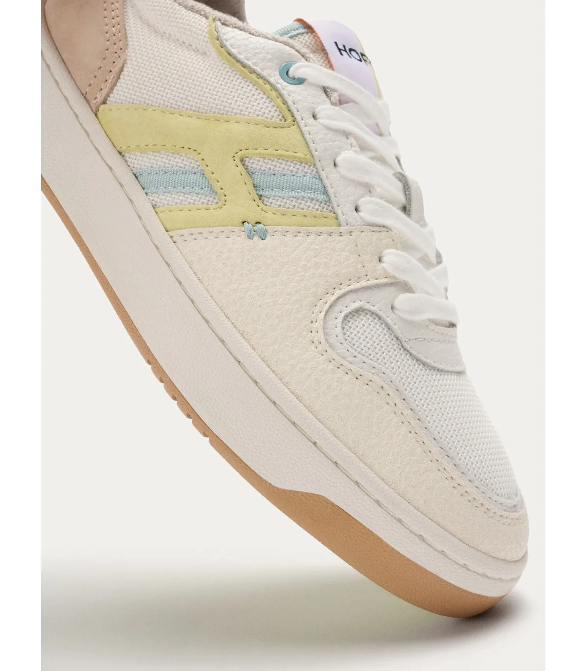 Sneakers en tonos blanco para mujer
