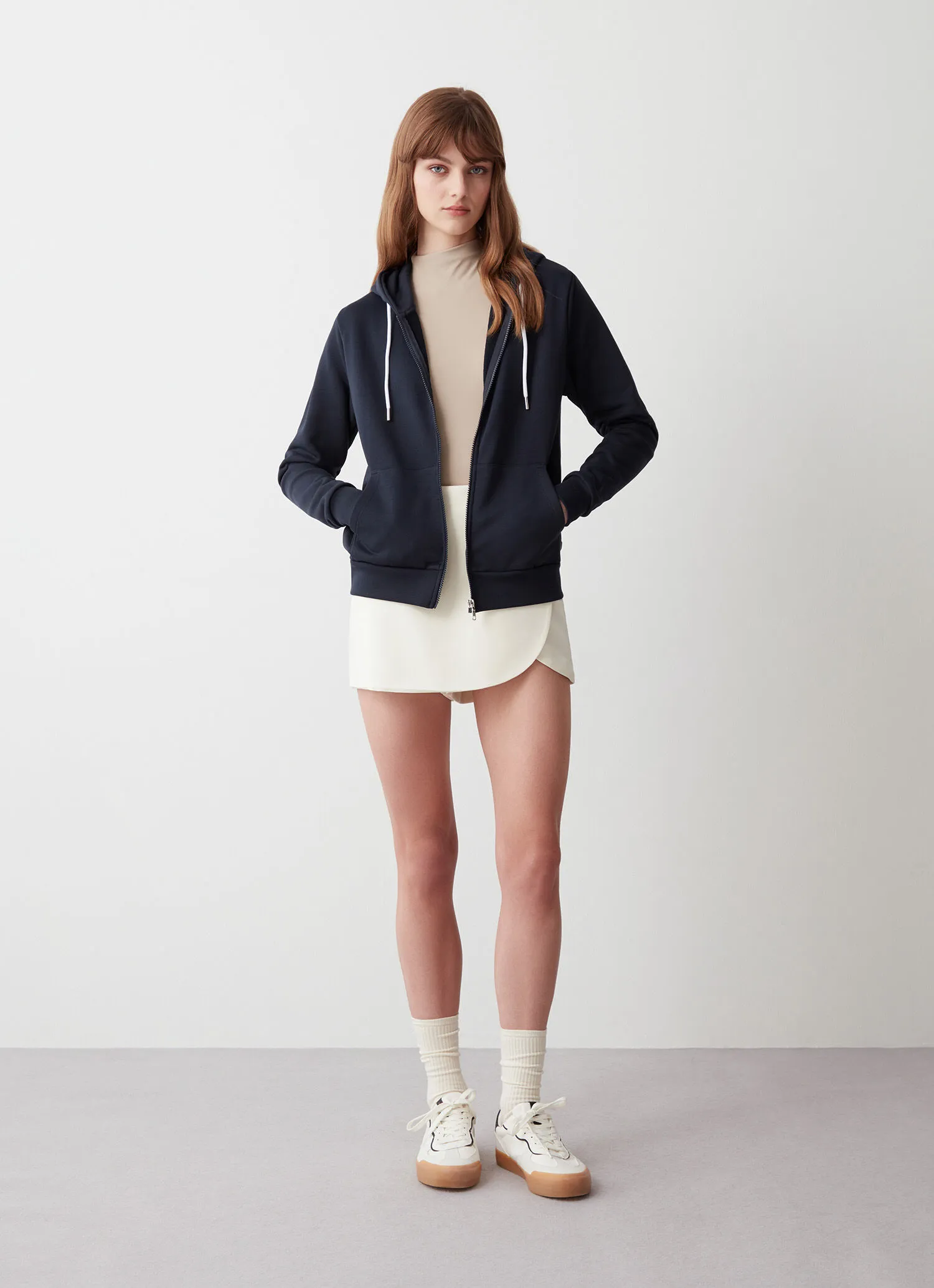 Sudadera con cremallera y capucha
