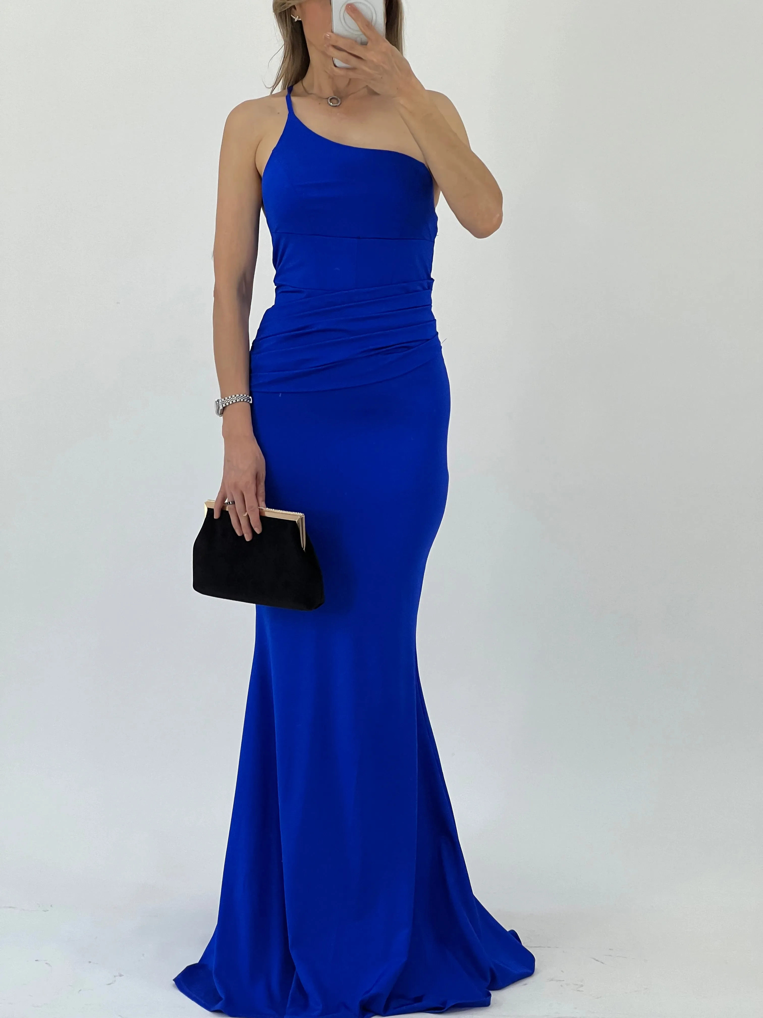 VESTIDO UN HOMBRO
