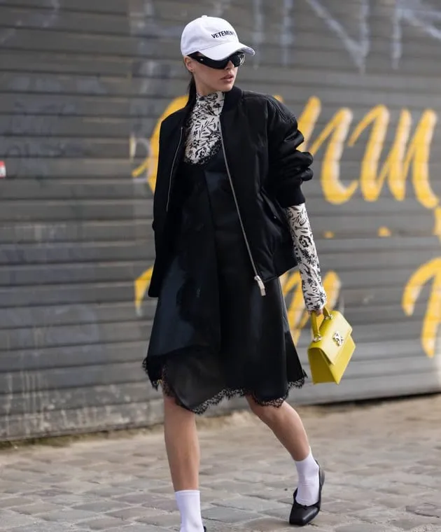 Vetements White cap with logo embroidery