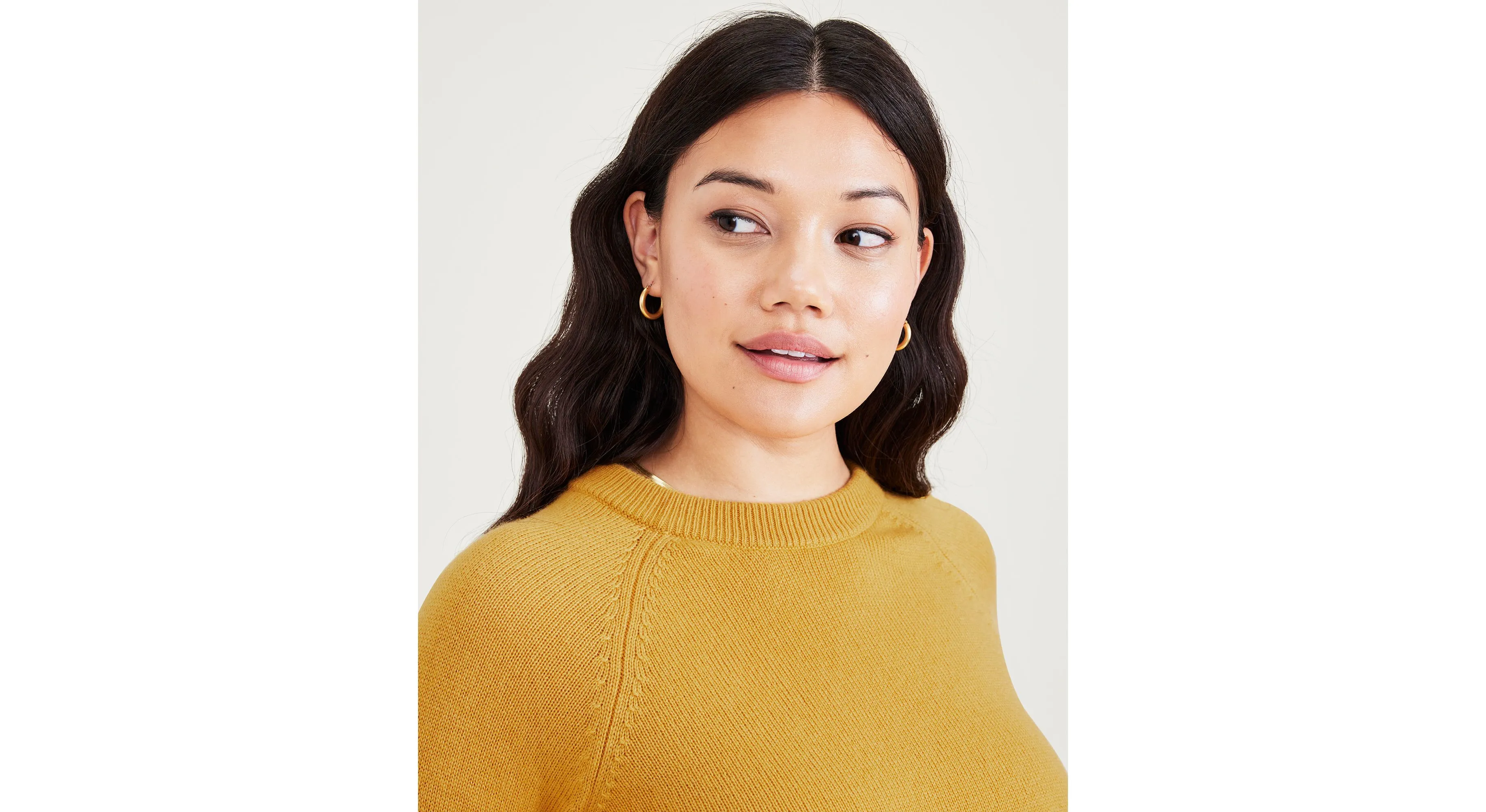Women's Classic Fit Crewneck Sweater
