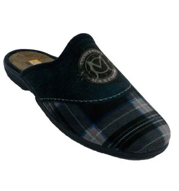 Zapatillas hombre abiertas detrás cuadros y escudo Aguas nuevas en azul marino