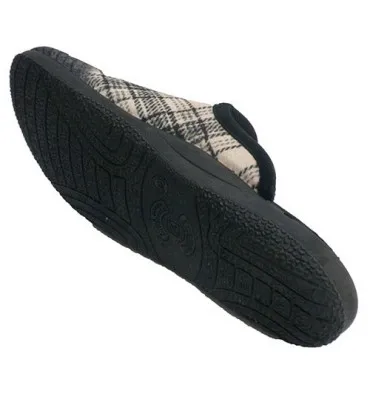 Zapatillas mujer abiertas por detrás dibujo perro Alberola en negro