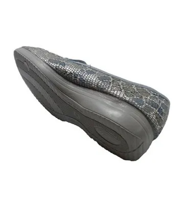 Zapatillas mujer cerradas con gomas estampado serpiente Muro en azul