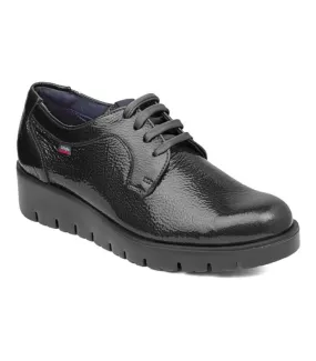 Zapato en charol negro con cordones