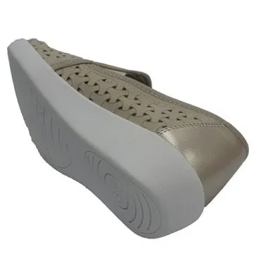 Zapato mujer tipo zapatilla muy cómoda Doctor Cutillas en beig