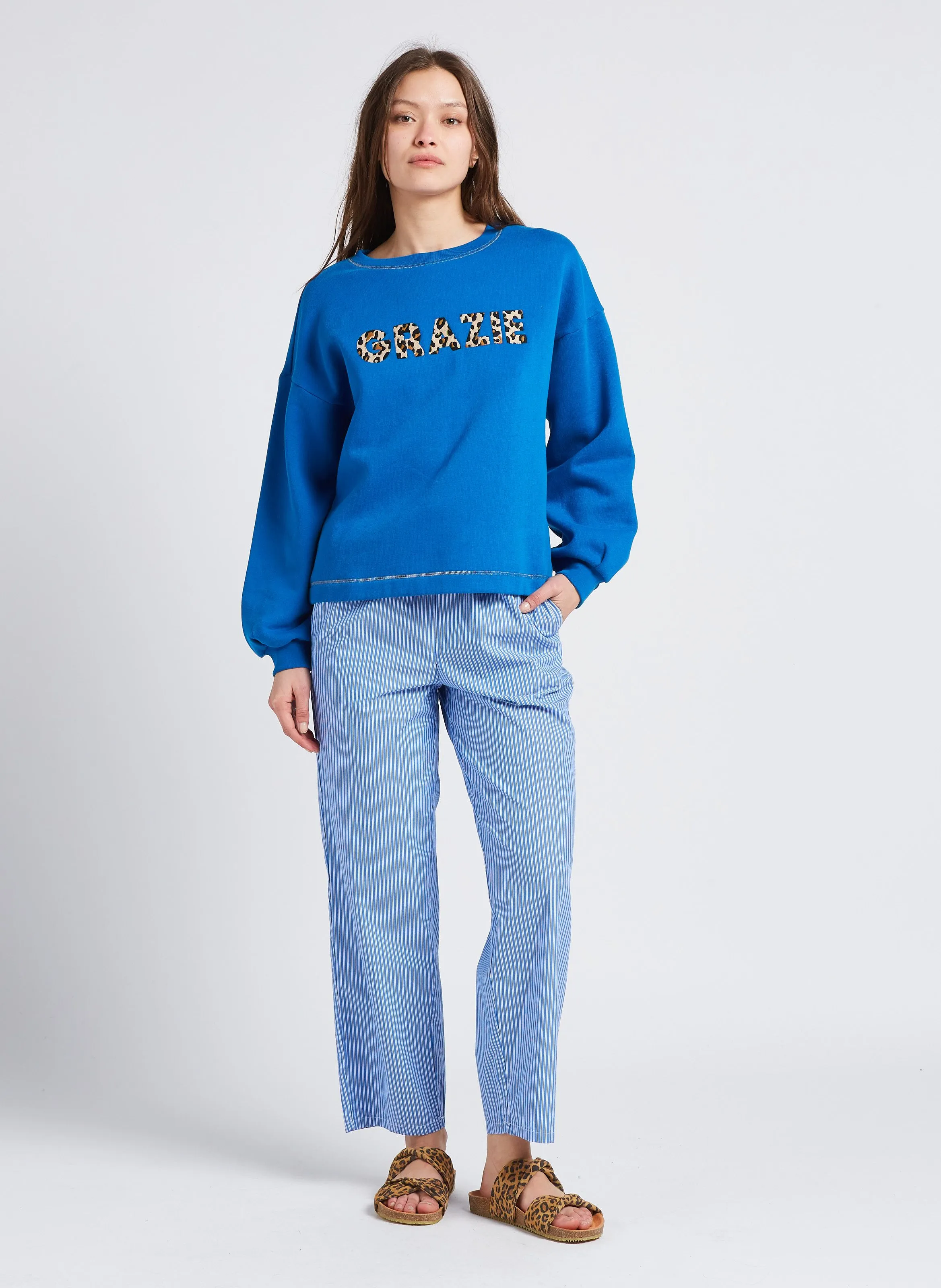 ZATYBAY  PANTALóN TAPERED DE ALGODóN A RAYAS EN AZUL
